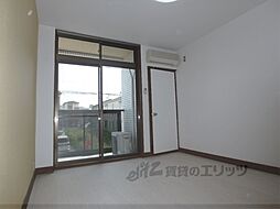 京都市営烏丸線 北大路駅 バス17分 大宮総門口町下車 徒歩5分の賃貸マンション 1階ワンルームのリビング/ダイニング