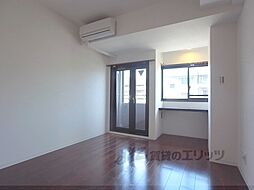 グランスイート鴨川 4階ワンルームのリビング/ダイニング