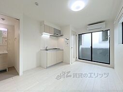 JR山陰本線 花園駅 徒歩3分の賃貸アパート 3階1DKのリビング/ダイニング