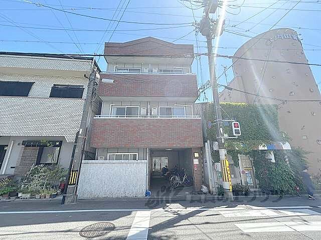 2 / 11
