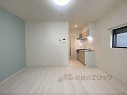 JR山陰本線 花園駅 徒歩9分の賃貸アパート 1階1LDKのリビング/ダイニング