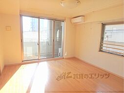 阪急京都本線 西院駅 徒歩13分の賃貸マンション 2階3LDKのリビング/ダイニング