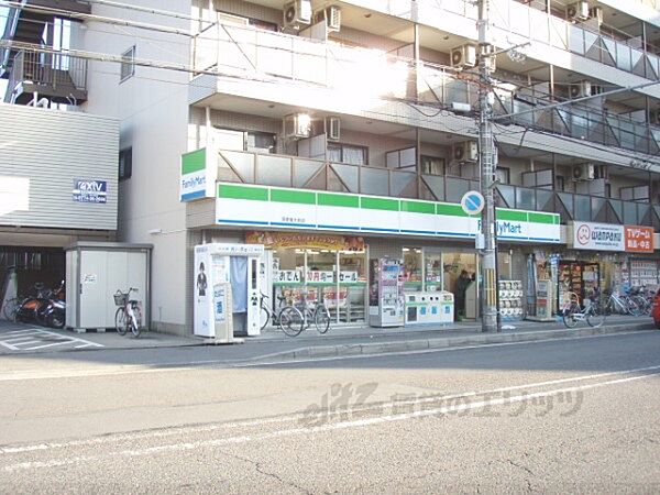 画像20:ファミリーマート　深草龍大前店まで370メートル