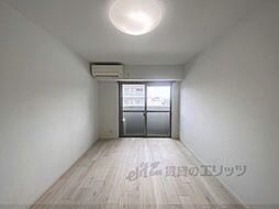 フラッティ西大路花屋町 4階1Kのリビング/ダイニング