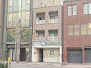 丸太町駅より徒歩3分 3階 築28年4ヶ月の賃貸物件