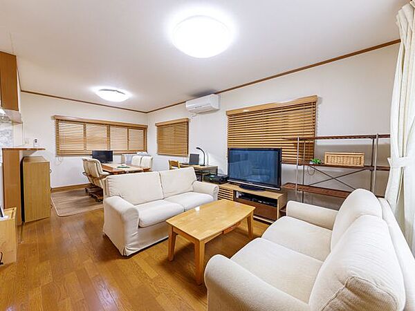 約20帖のLDKです。