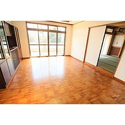 神楽橋貸家 6LDKのリビング/ダイニング