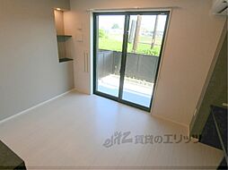 WOODSTOCK NEST 1階ワンルームのリビング/ダイニング