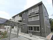 石山駅より徒歩23分 築8年2ヶ月 3階建の賃貸物件