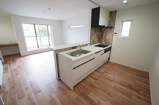 キッチン（対面仕様）   