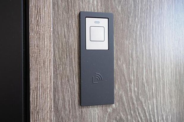 玄関 スマートキー採用