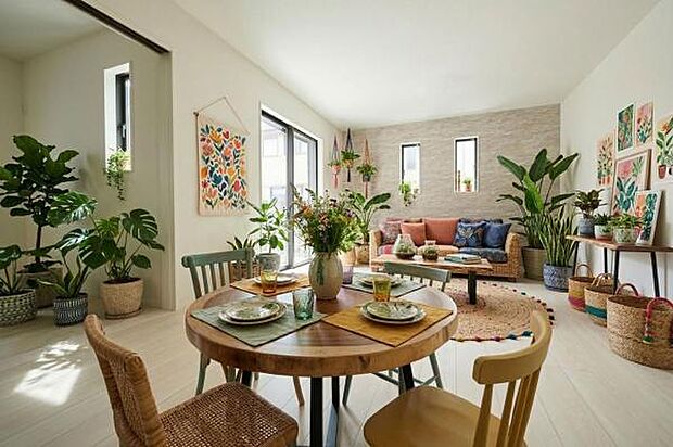 現地ご見学予約、資料請求などお気軽にお問い合わせください。(家具や小物類はCG加工しております)