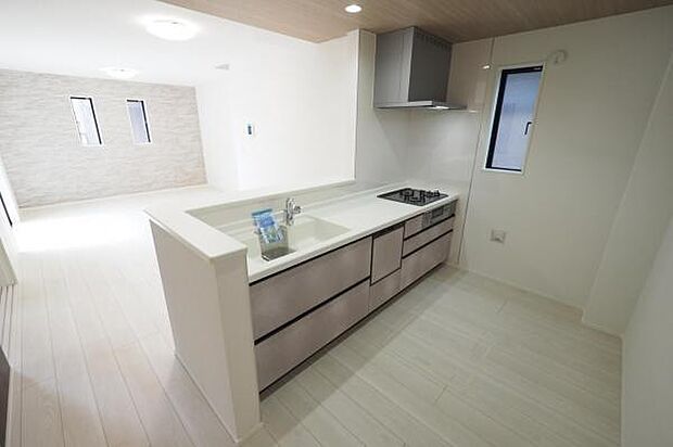 セミオープン仕様のシステムキッチン