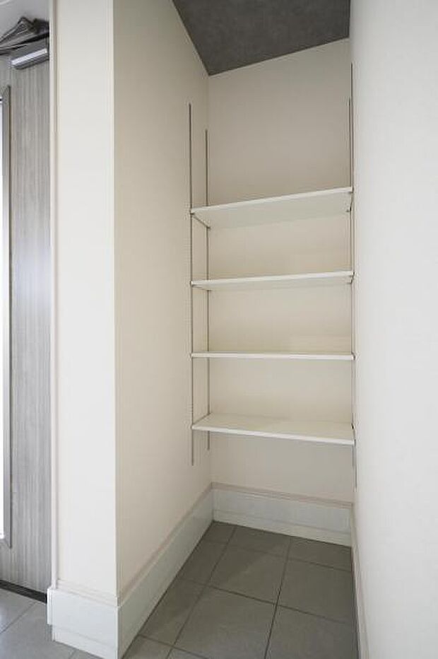 玄関 もうひとつ収納