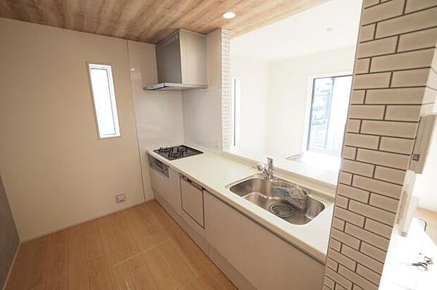 セミオープン仕様のシステムキッチン