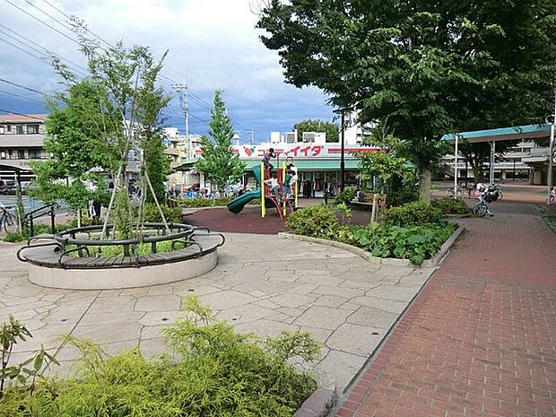コモディイイダ北朝霞店 徒歩22分。 1690m