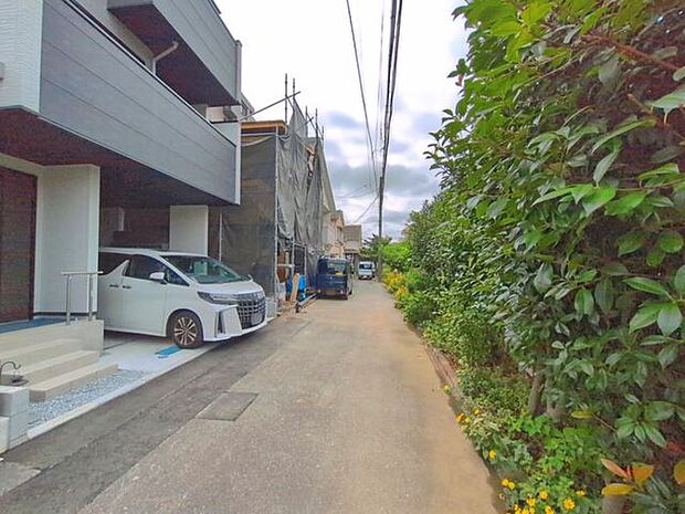 前面道路含む外観(現況)