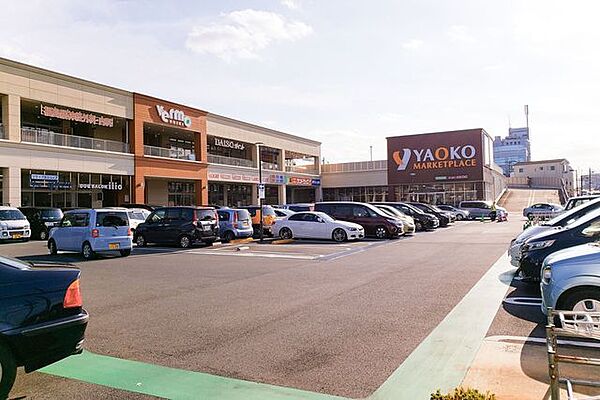 ヤオコー志木本町店 徒歩14分。 1100m