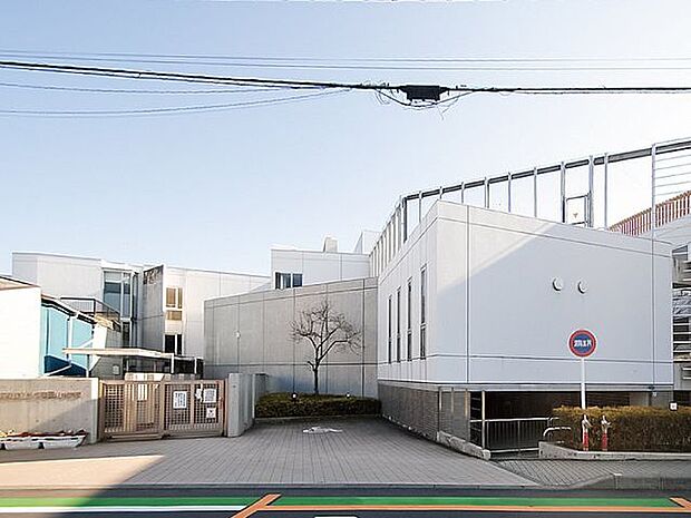 新座市立大和田小学校 徒歩8分。 640m