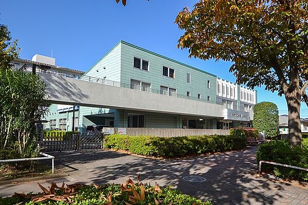 志木市立柳瀬川図書館 徒歩4分。 250m