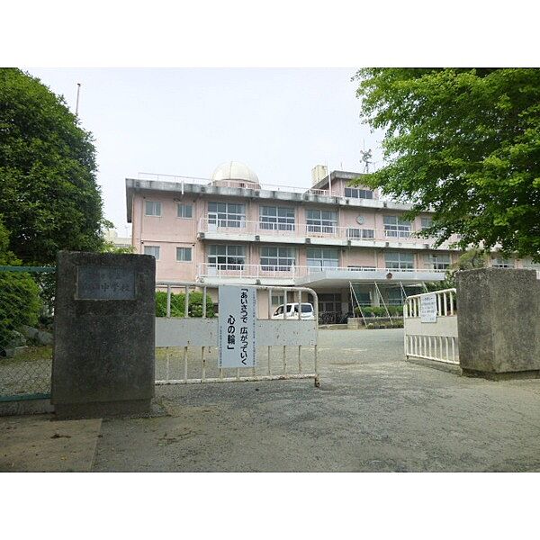 画像6:中学校「小田原市立白山中学校まで945m」