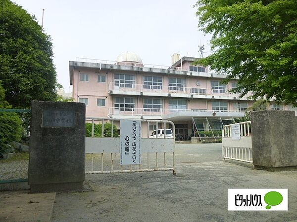画像4:中学校「小田原市立白山中学校まで354m」