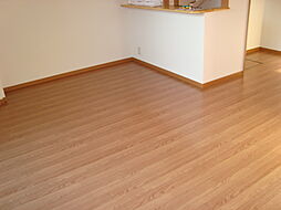 ヴィアーレ・ガーナ 1階1LDKのリビング/ダイニング