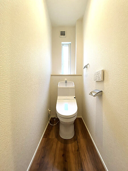 嬉しい温水暖房便座のトイレです