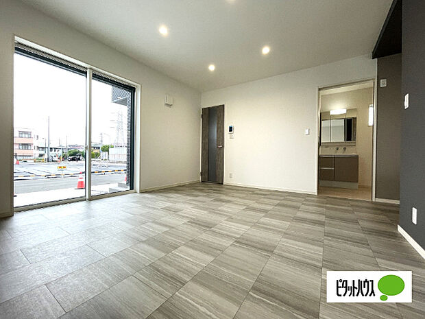 明るく開放的なリビングです