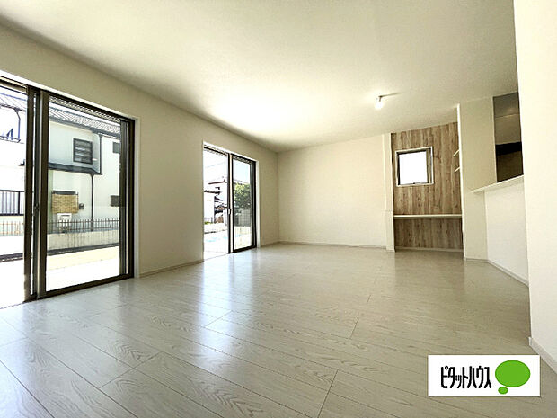 明るく開放的なリビングです