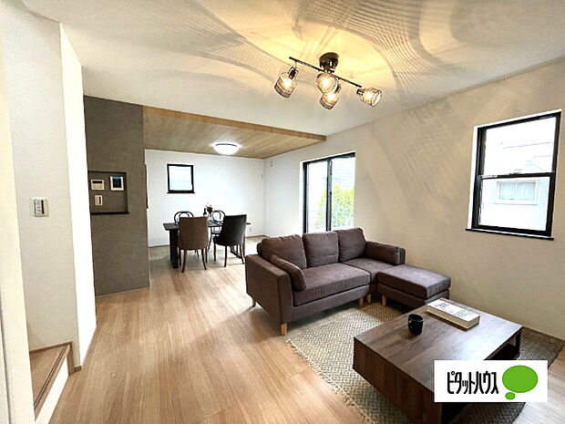 明るく開放的なリビングです