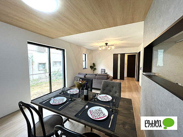 明るく開放的なリビングです