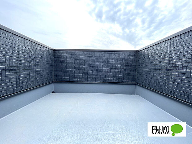 屋上のバルコニーです