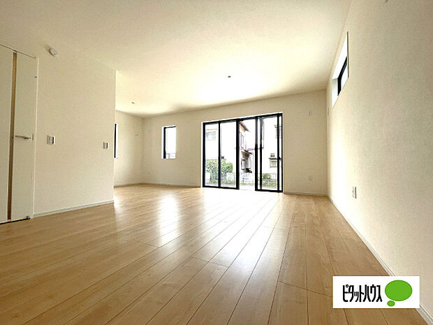 明るく開放的なリビングです