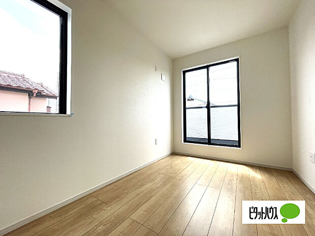 明るい洋室です