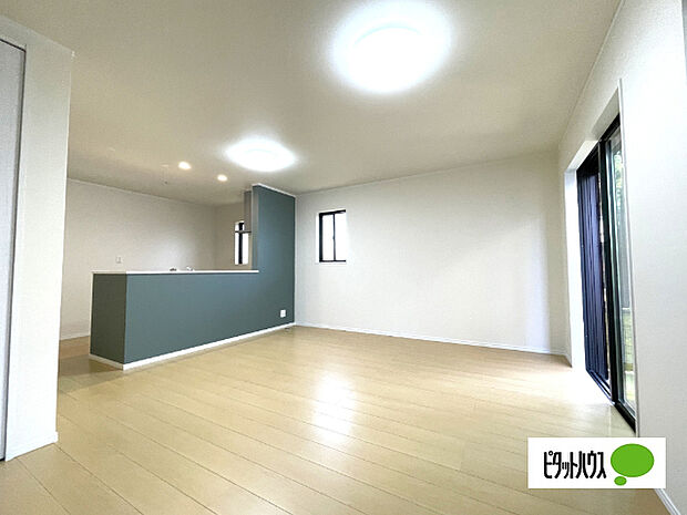 明るく開放的なリビングです