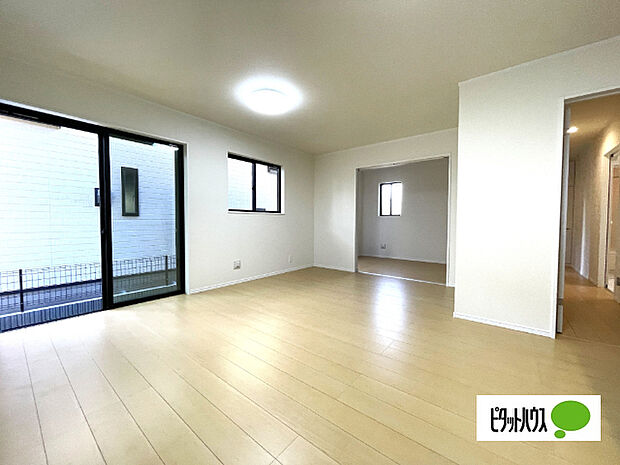 明るく開放的なリビングです