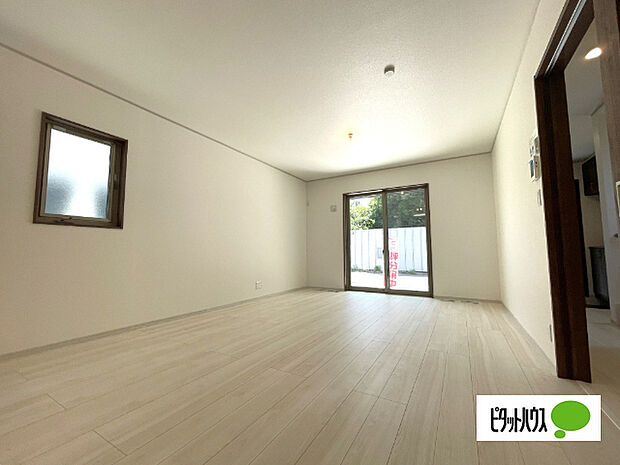 明るく開放的なリビングです