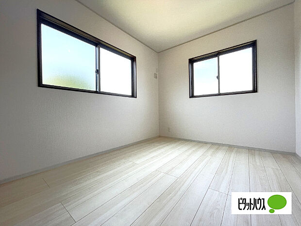 明るい洋室です