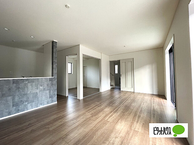 明るく開放的なリビングです