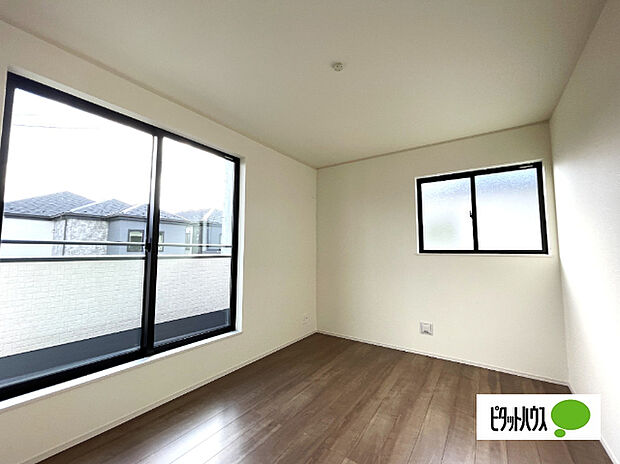 明るい洋室です