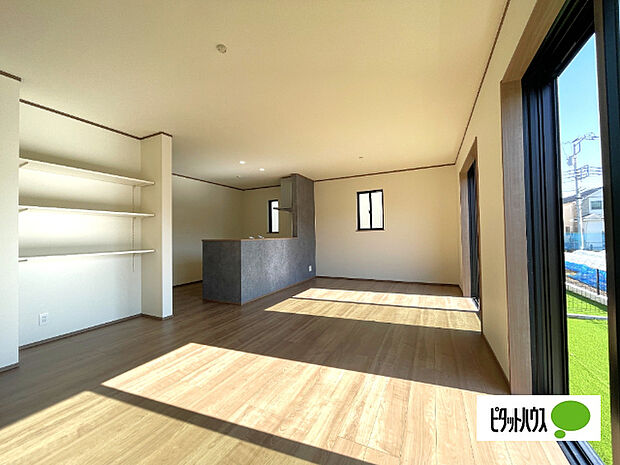 明るく開放的なリビングです