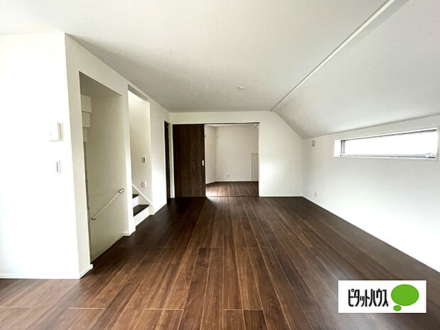 明るく開放的なリビングです