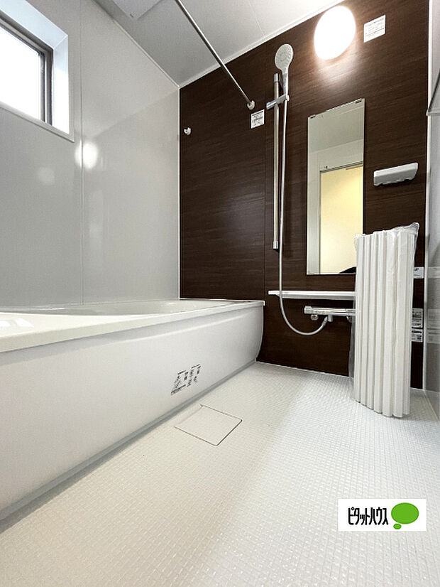 追い炊き・浴室乾燥機能付きです