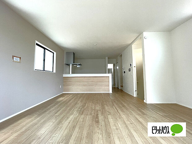 明るく開放的なリビングです