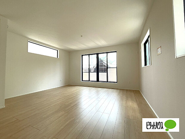 明るく開放的なリビングです