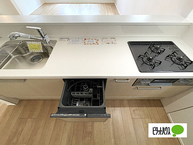 人気の食洗器付き対面キッチンです