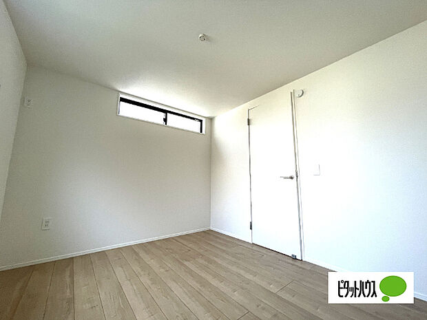 明るい洋室です