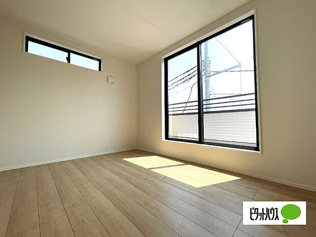 明るい洋室です