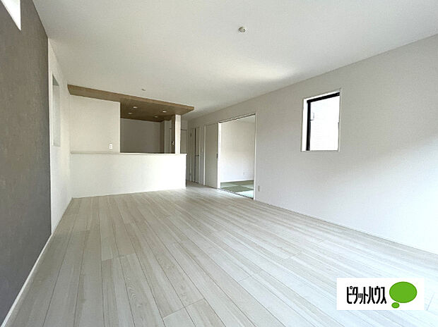 明るく開放的なリビングです